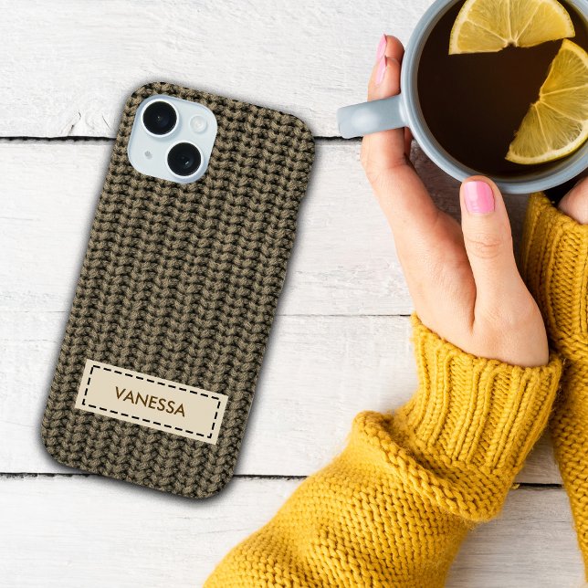 Faux-Pullover-Kapitzelimitierte Namen-Telefonabdec iPhone 15 Hülle (Von Creator hochgeladen)