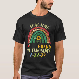 Februar 2022 Unterricht 4. Klasse am 2./22./2. T-Shirt