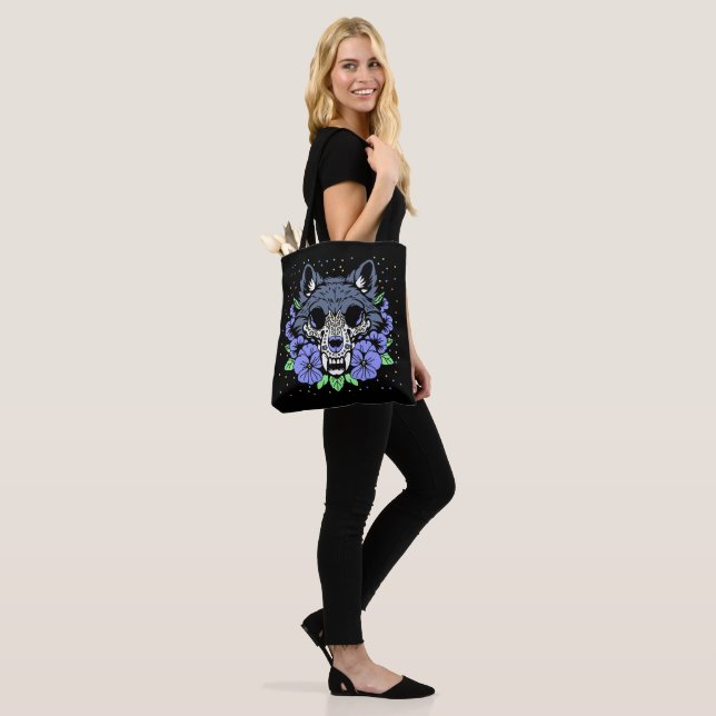 Februar-Veilchen & Wolfsschädel Tasche (Am Model)