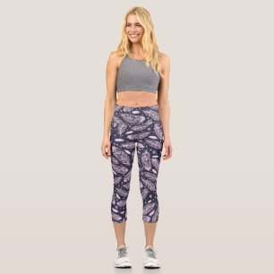 Feder-Fantasie: Romantische Mustererstellung Capri Leggings