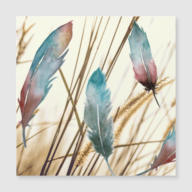 Federn in Aquarellfarbe auf getrocknetem Grashinte Magnetkarte (Vorderseite)