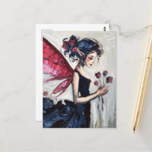 Fee in einem schwarzen Kleid mit Blume