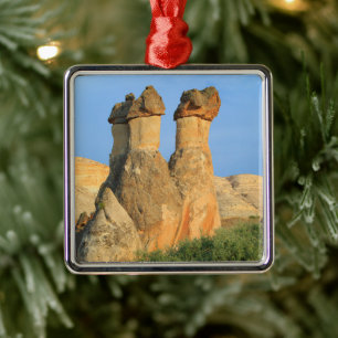 Feen-Chimneys bei Sonnenuntergang Ornament Aus Metall