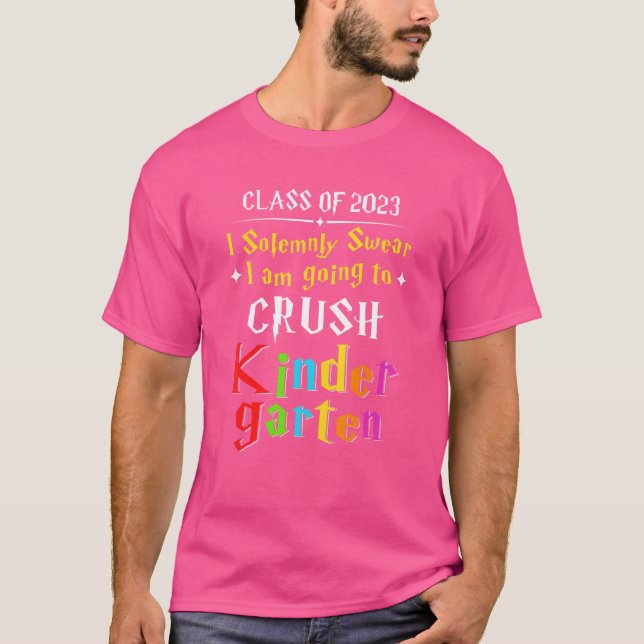 Feierlich schwören, ich werde den Kindergarten zer T-Shirt (Vorderseite)
