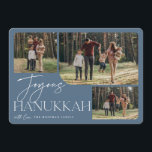 Feierliche Begrüßung | Joyous Hanukkah 3 Foto Feiertagskarte<br><div class="desc">Unser festliches und elegantes Hanukkah-Kartendesign ist der perfekte Weg,  um drei Ihrer beliebten Fotos zu präsentieren. Horizontal oder landschaftlich orientiertes Design bietet "Joyous Hanukkah" in weißer Typografie und handgeschriebener Schrift,  unter dem Ihr Familienname auf einem staubblauen Hintergrund steht.</div>