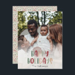 Feierliche Feiertage Vollvertikales Foto Feiertagskarte<br><div class="desc">Diese festliche, fröhliche Urlaubskarte mit vertikaler Foto-Urlaubskarte ist perfekt für Ihren fröhlichen, kreativen, hellen Gruß. Es ist ein einzigartiger, spielerischer, moderner Schriftart in Rot, Bräune, Hellgrün und Dunkelgrün, die für ein fröhliches, saisonales Ambiente sorgen. Wenn Sie Ihren Lieben den dunklen Winter mit niedlichem Feiertagsjubeln näher bringen wollen, haben Sie genau...</div>