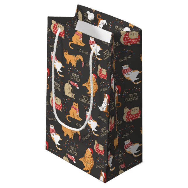 Feierliche Katzen mit Lichterweihnachtsmuster Kleine Geschenktüte (Vorderseite Schrägansicht)