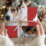 Feierliche Rote Dog Knochen Foto Collage Weihnacht Geschenkpapier<br><div class="desc">Feierliche Leckereien mit weißem Hund auf einem roten Hintergrund Weihnachtsgeburtspapier mit Foto-Collage und der Monografie Ihres Furry-Freundes.</div>