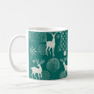 Feierliche rote Weihnachten, Winterwald. Kaffeetasse