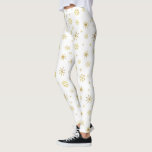 Feierliche Weihnachtsfeier mit weißem Goldschneefl Leggings<br><div class="desc">Seien Sie ein Trendsetter und kommen Sie mit diesen niedlichen und gemütlichen Leggings in den Urlaubssinn! Ein lustiges, spielerisches, Imitate goldenes Schneeflocken-Zufallsmuster auf einem sauberen, weißen Hintergrund, hilft Ihnen, die Ferienzeit einzuleiten. Trainieren, Aufträge ausführen oder einfach aushängen. So einzigartig, werden Sie sich nie um irgendwelche Copycats sorgen müssen! Fügen Sie...</div>