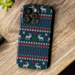 Feierliche Weihnachtsfeiertage Ugly Sweater Strick Case-Mate iPhone Hülle<br><div class="desc">Dieses festliche iPhone Gehäuse ist ideal,  um eine Touch Feiertagssjubeln zu Ihrem Handy hinzuzufügen. Das Retro Ugly Sweater Weihnachtsgebäck Strick Pattern wird Sie in den Geist der Saison bringen.</div>