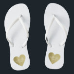 Feiern der Liebe mit personalisiertem Goldherz Flip Flops<br><div class="desc">Für ein verheiratetes Paar,  ein romantisches Design mit ihren Initialen (Mr   Mrs.) in einem grafischen Imitat goldenes Herz auf Weiß...  um allen Ihren Hochzeitsplanungen Komfort und Leichtigkeit zu bringen...  perfekt zum Tragen vor und nach der Hochzeit.</div>