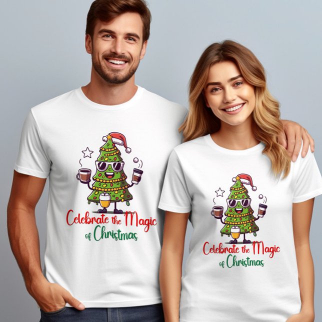 Feiern Sie die Magie des Weihnachtsbaumes T-Shirt (Von Creator hochgeladen)