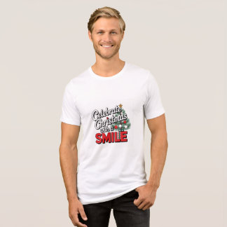 Feiern Sie Weihnachten mit Lächeln Tri-Blend Shirt