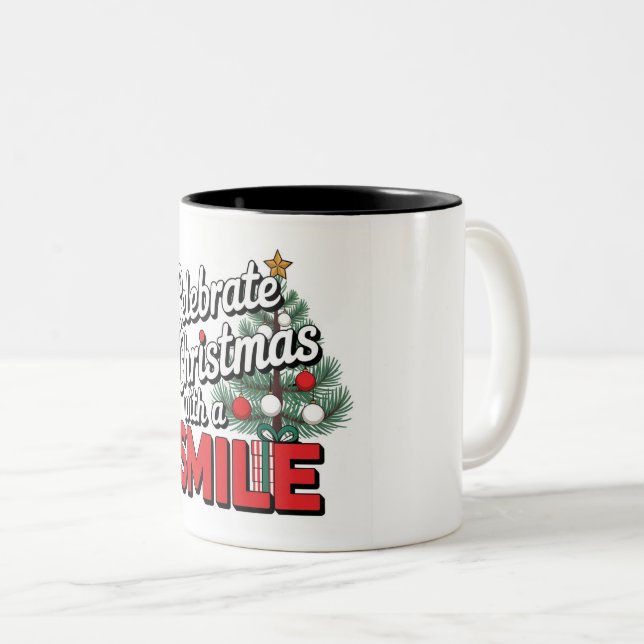 Feiern Sie Weihnachten mit Lächeln Zweifarbige Tasse (VorderseiteRechts)