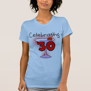 Feiern von 30 T-Shirts und von Geschenken