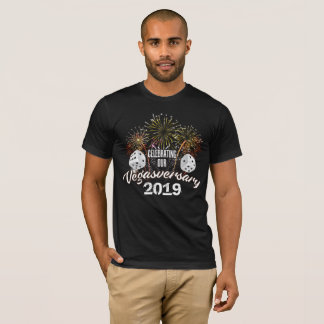 Feiern von unserem Vegasversary mit Feuerwerken T-Shirt