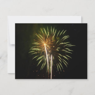 Feiern zum grünen und goldenen Feuerwerk