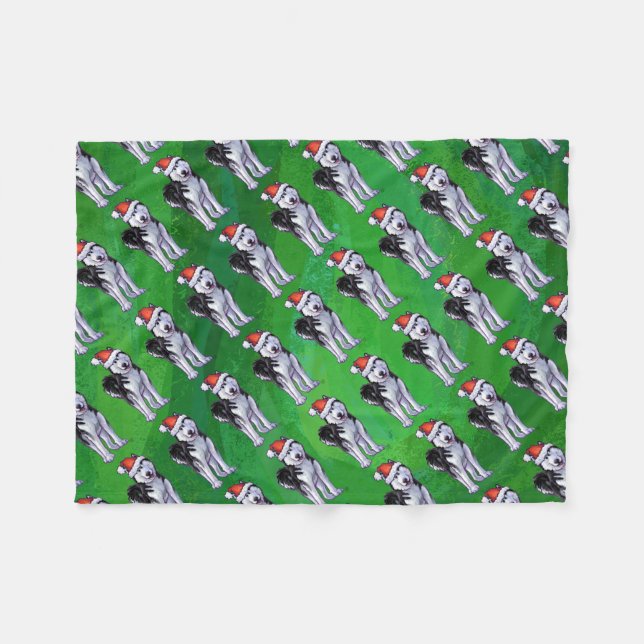 Feiernder Husky in Weihnachtsmannmütze auf Green Fleecedecke (Vorderseite (Horizontal))