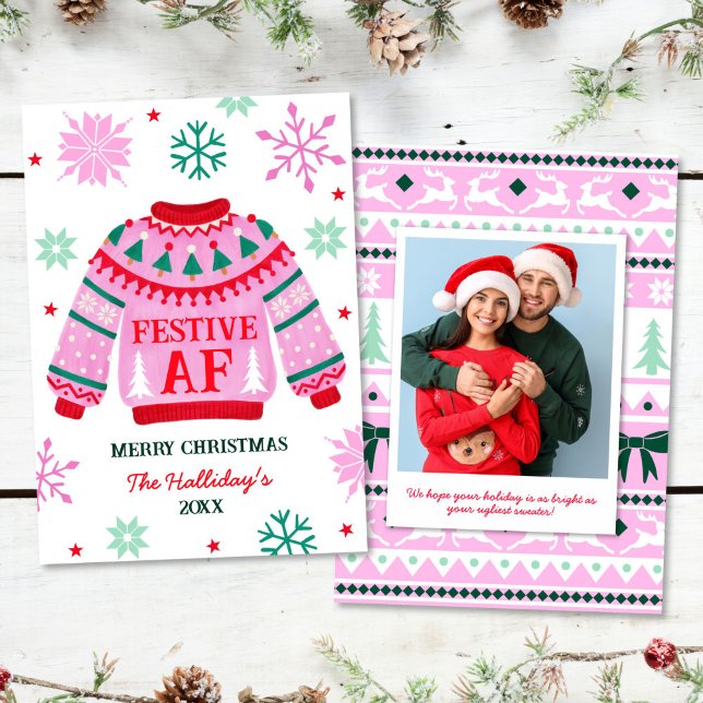 Feierndes Ugly Sweater & Snowflakes Foto Feiertagskarte (Festive Ugly Sweater & Snowflakes Couple Photo Holiday Card)