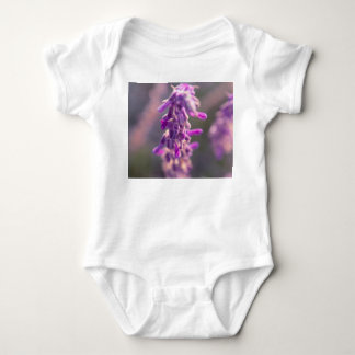 Feine Kunst-Lavendel-Blumen-lila Baby Onsie Strampler