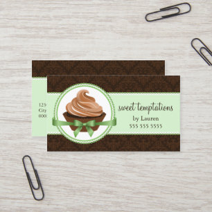 Feinschmeckerischer kleiner Kuchen in der Visitenkarte