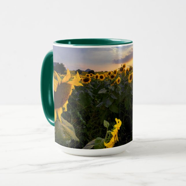 Feld der blühenden Sonnenblumen Tasse (Vorderseite Links)