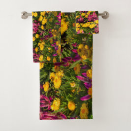 Feld der bunten gelben und violetten Blumen Badhandtuch Set