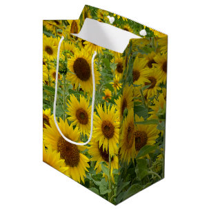 Feld der gelben Sonnenblumen Mittlere Geschenktüte
