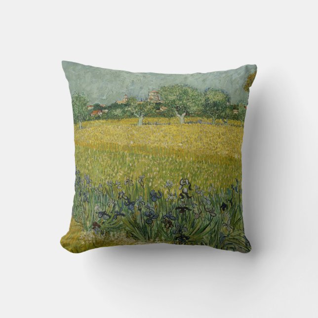 Feld mit Blume in der Nähe von Arles American MoJo Kissen (Vorderseite)