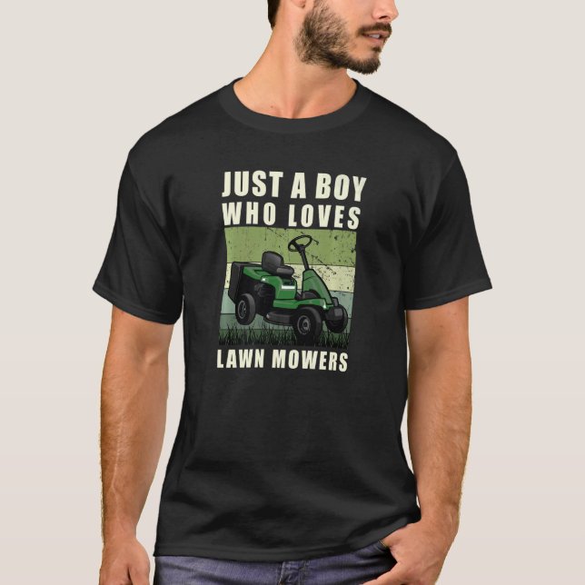 Feldgärtnerei nur ein Junge, der Rasenmäher Lieben T-Shirt (Vorderseite)