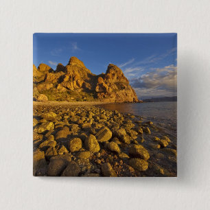 Felsenküste auf Isla Carmen im Golf von Button