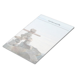 Felsgestapel am Strand. Foto bei Hao zhang Notizblock