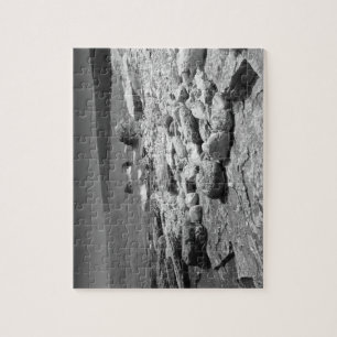 Felsiger Strand-Schwarzweiss-Foto-Puzzlespiel