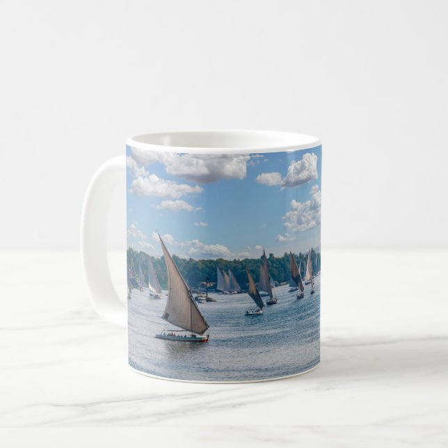 Feluccas fahren entlang des Nils - Assuan, Ägypten Kaffeetasse (Vorderseite Links)