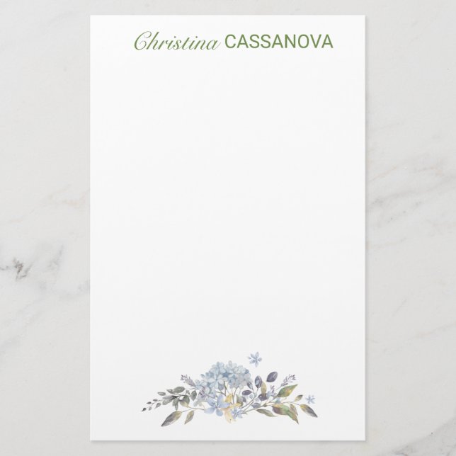 Feminine Blue Floral Watercolor Personalisiert Briefpapier (Vorderseite)