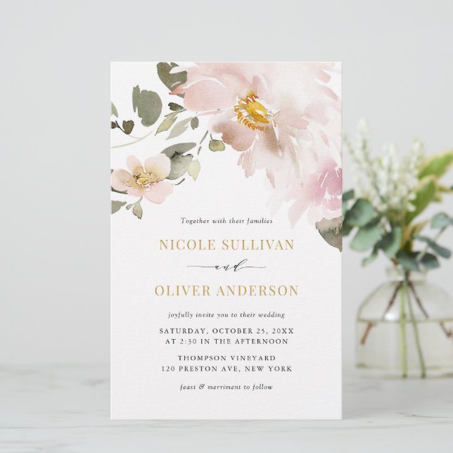 Feminine Watercolor Blush Blume Hochzeit einladen (Stehend Vorderseite)