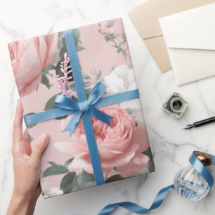 Feminines Babyrosa Weiß Blumenmuster Geschenkpapier