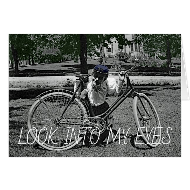 FEMME AMUSANTE DES ANNÉES 1890 AVEC CARTE CASQUETT (Devant horizontal)