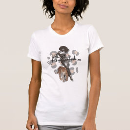 Femme avec T-shirt Afro & léopard