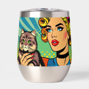 Femme de l'art pop cartoonistique tenant un chat