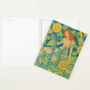 Femme-fille de fleurs dans le jardin de tournesol