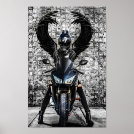 Femme motard avec affiche d'ailes