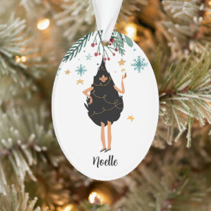 Femme noire habillée en noir Noël Tree Party