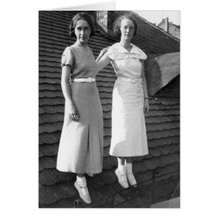 Femmes bizarres sur la carte de toit