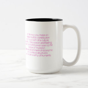 Femmes de Merci qui travaillent la tasse
