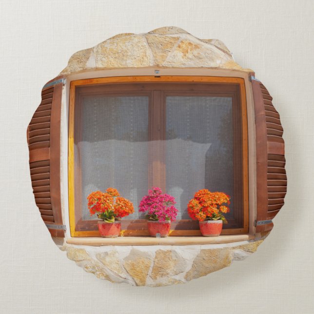 Fenster einer spanischen Finca Rundes Kissen (Rückseite)