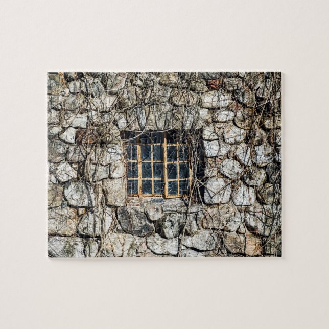 Fenster in einer Steinwand (Horizontal)