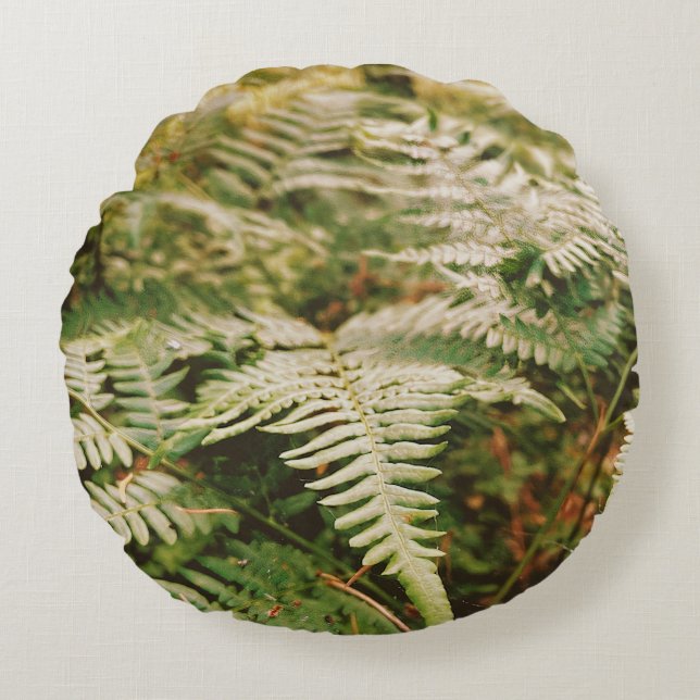 Fern Field Rundes Kissen (Vorderseite)