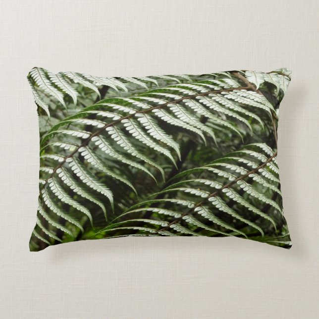 Fern Fronds II Dunkle grüne Natur Dekokissen (Vorderseite)
